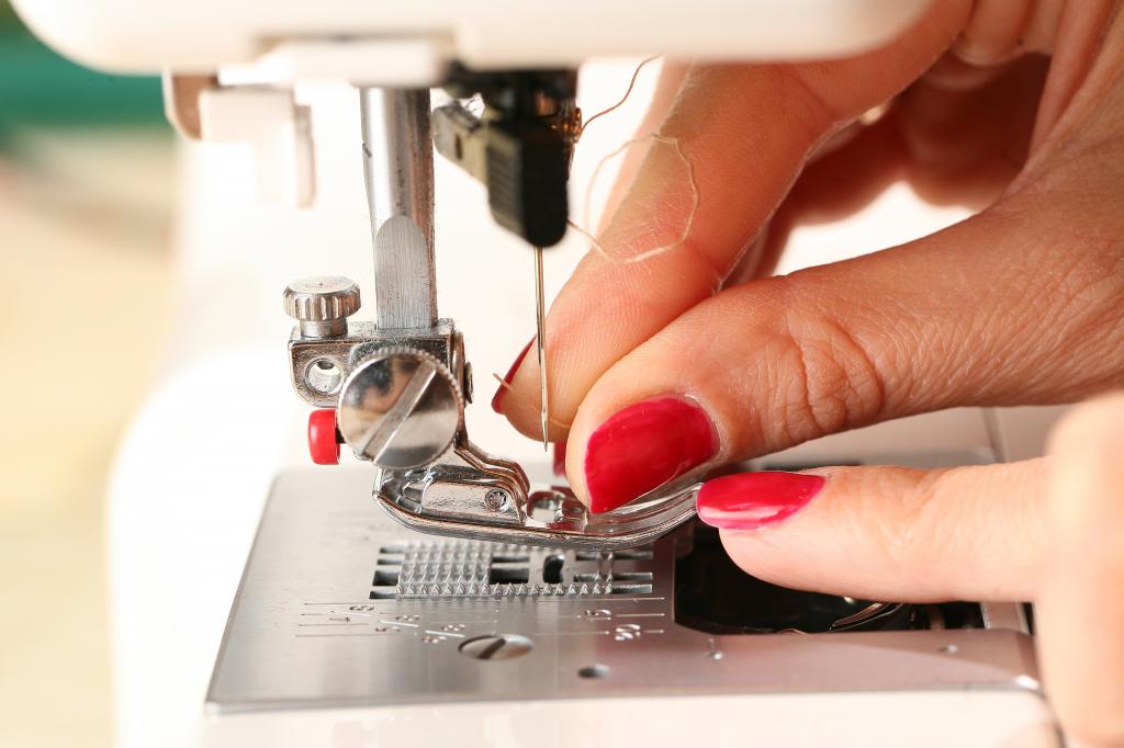 Aprende que hacer cuando se atore la aguja a la maquina de coser 2 APRENDE QUE HACER CUANDO SE ATORE LA AGUJA A LA MAQUINA